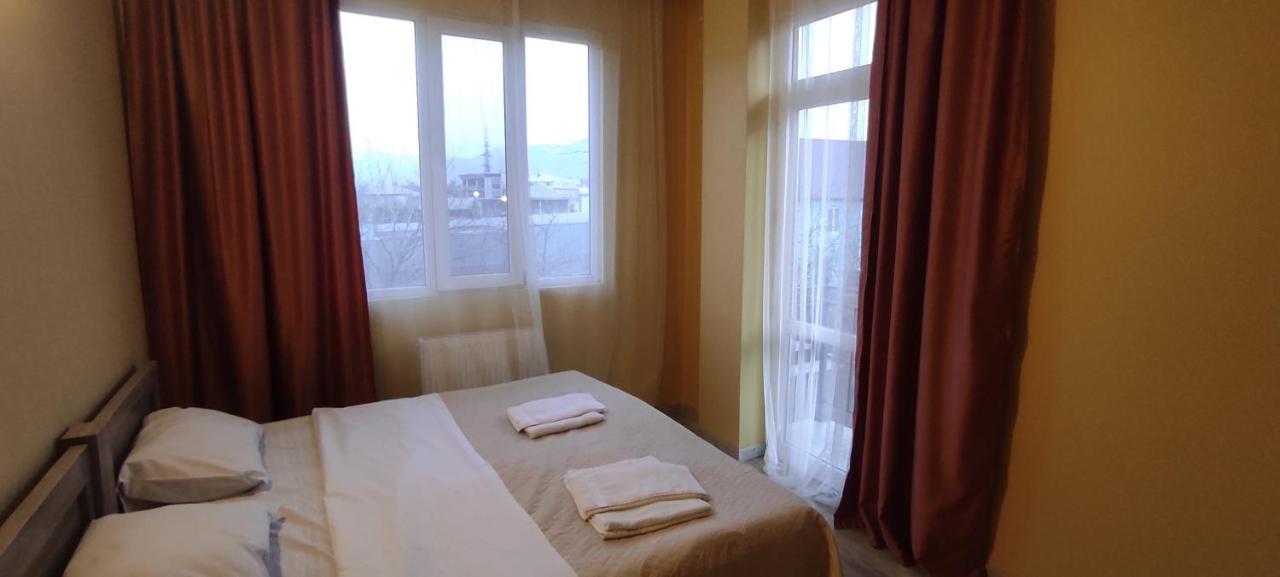Femily Hotel In Batumi Mareti Str 2 Exterior foto