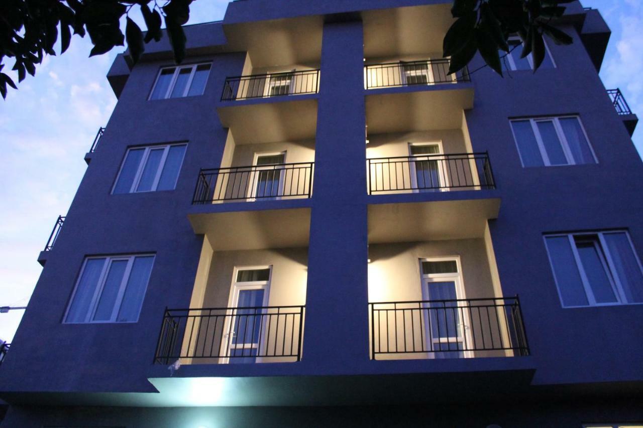 Femily Hotel In Batumi Mareti Str 2 Exterior foto