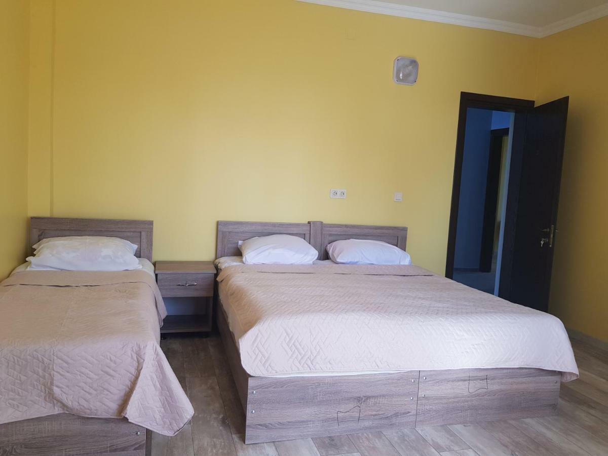 Femily Hotel In Batumi Mareti Str 2 Exterior foto