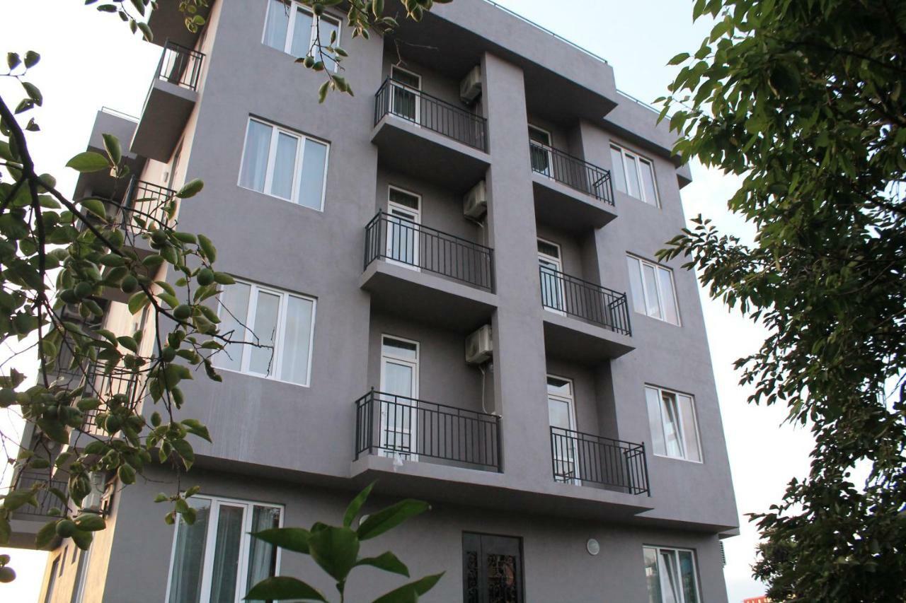 Femily Hotel In Batumi Mareti Str 2 Exterior foto