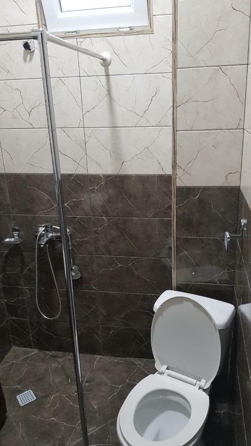 Femily Hotel In Batumi Mareti Str 2 Exterior foto